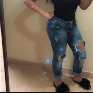 DISTRESSED MISS ME JEANS